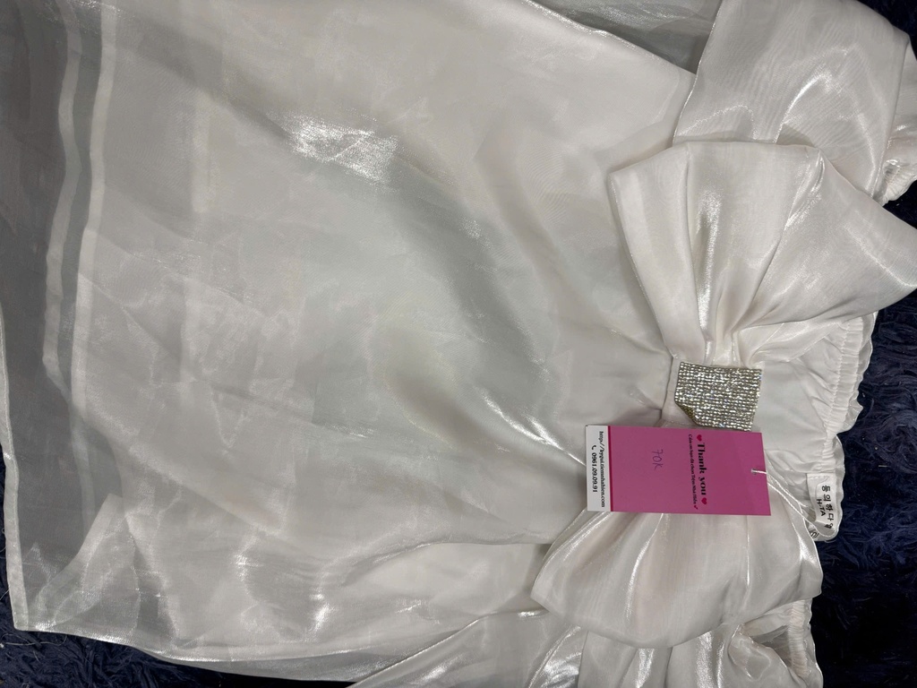 ÁO TRỄ VAI VOAN TRẮNG 