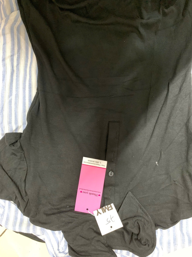 ÁO PHÔNG ĐEN CÓ CỔ THUY