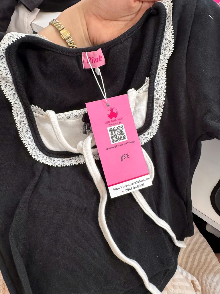 ÁO PHÔNG ĐEN REN TRẮNG NTMTHUY