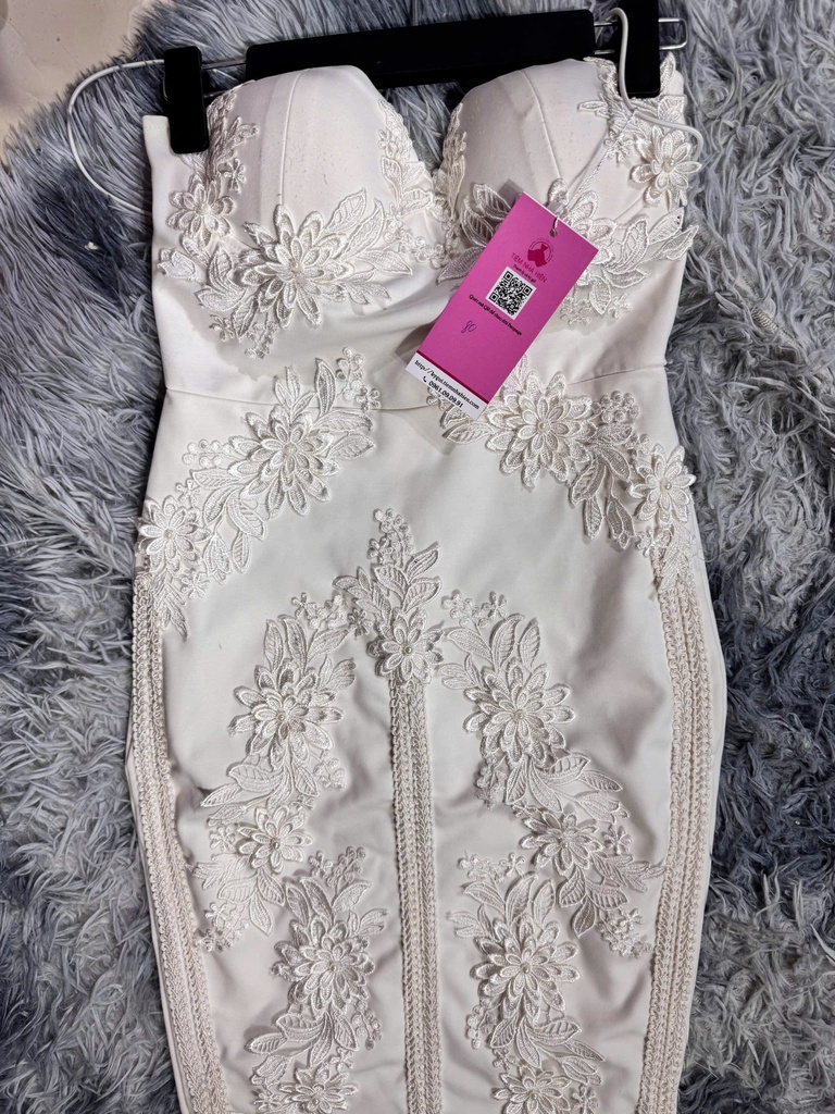 VÁY TRẮNG 2 DÂY DTPTHAO