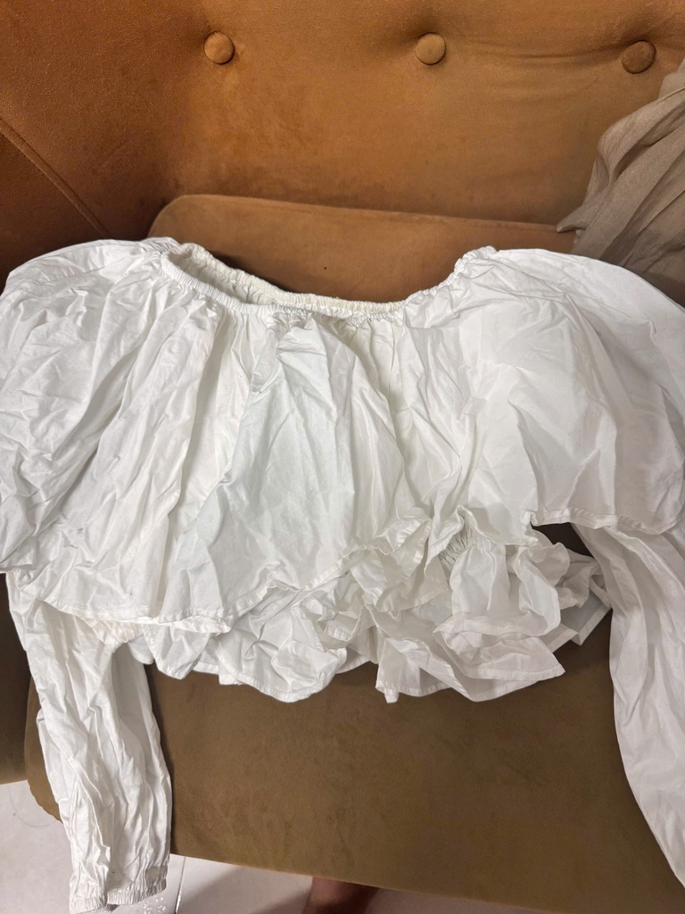 ÁO TRẮNG CROTOP TRỄ VAI TRAMY