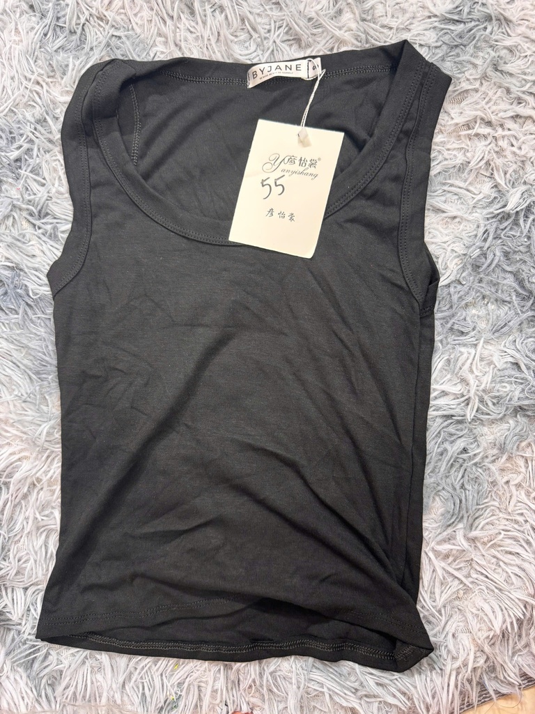 ÁO ĐEN SÁT NÁCH TTTHUY