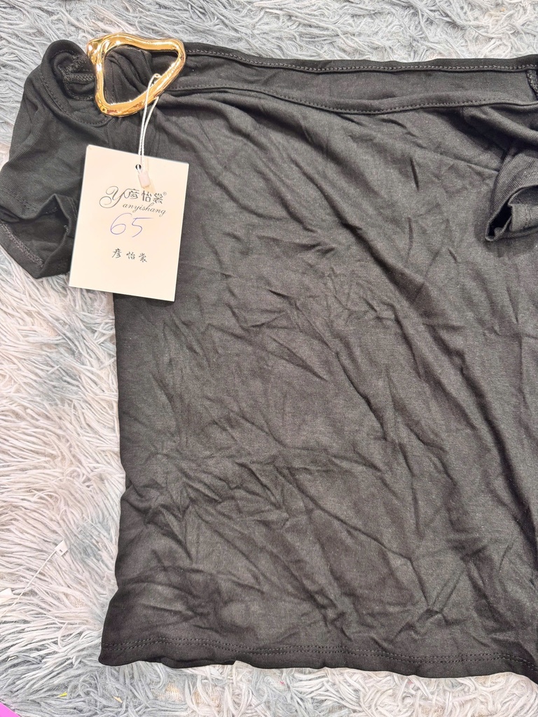 ÁO PHÔNG ĐEN TRỄ VAI TTTHUY