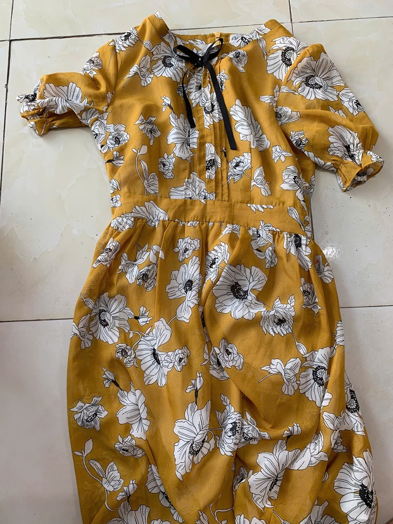 VÁY VÀNG HOA NTLINH