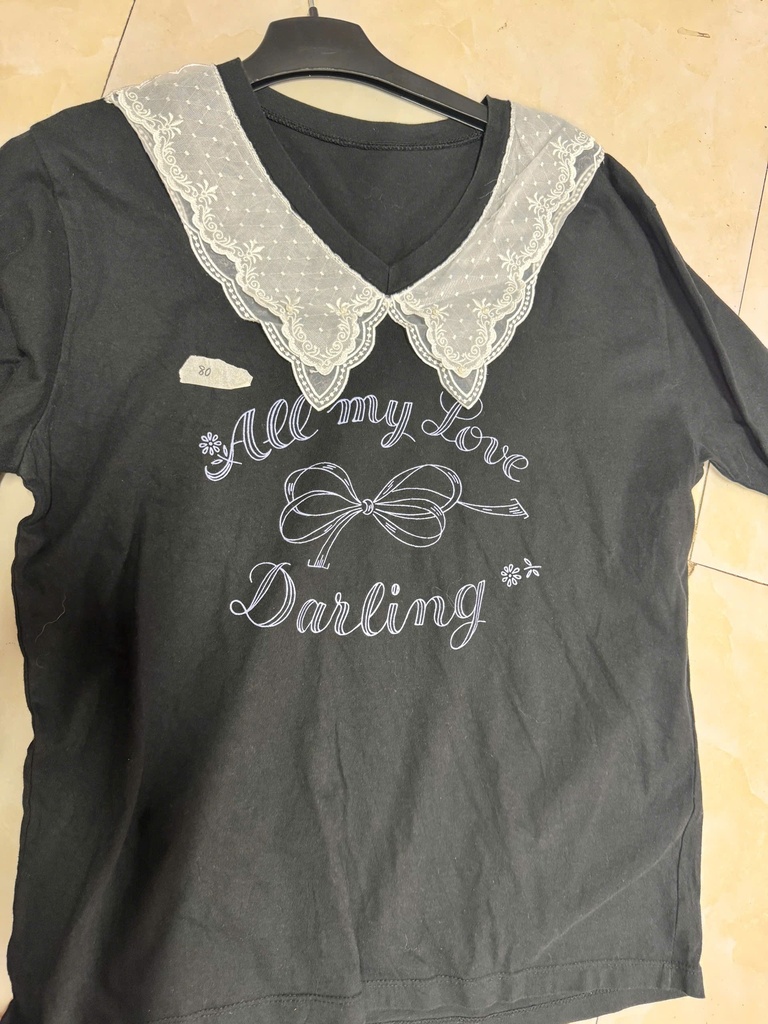 ÁO PHÔNG ĐEN CỔ REN VY