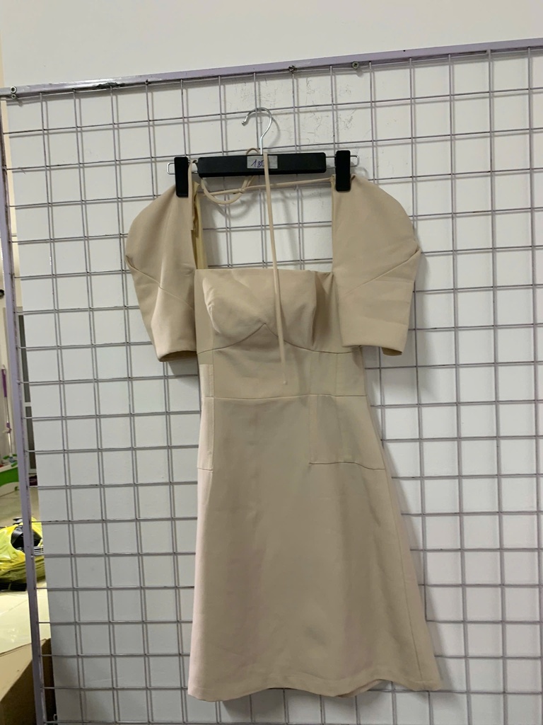 váy be cổ vuông tay bồng 