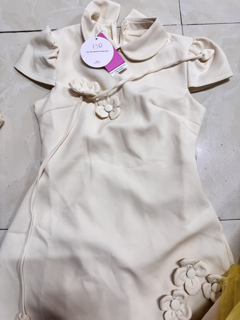 VÁY KEM HOA NỔI THUY