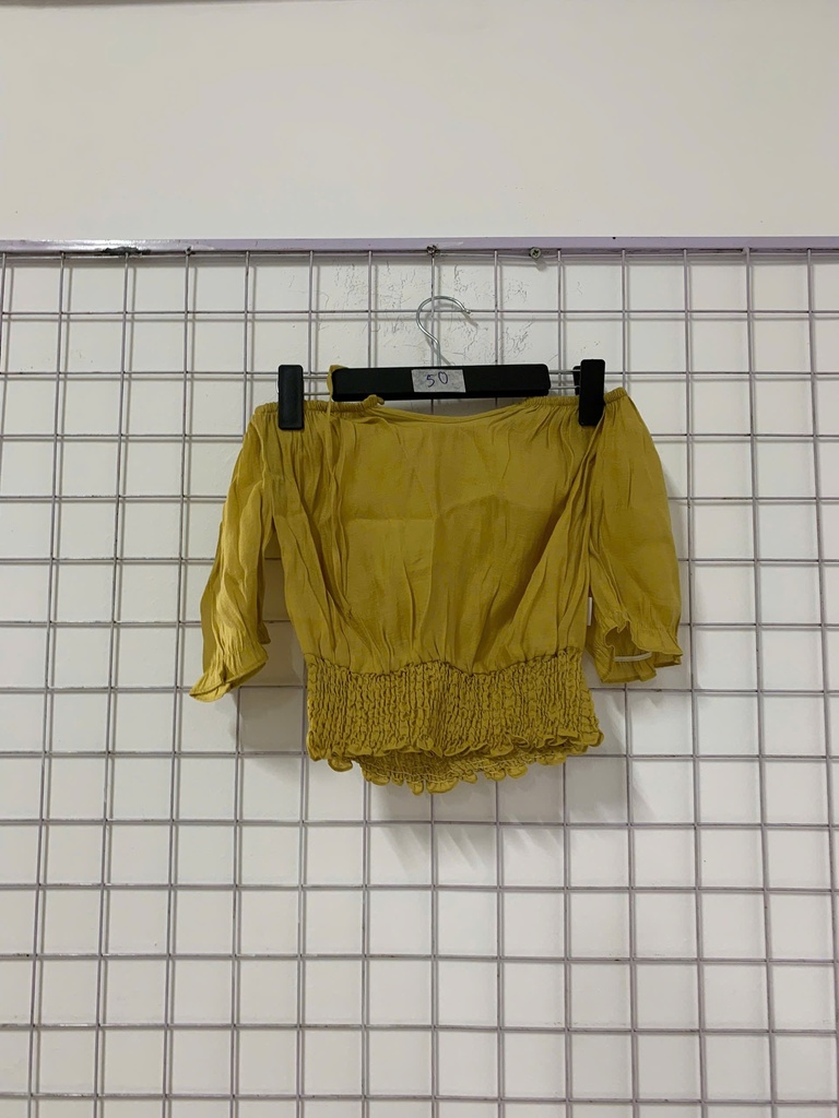 áo vàng crt trễ vai cộc tay nhúm eo 