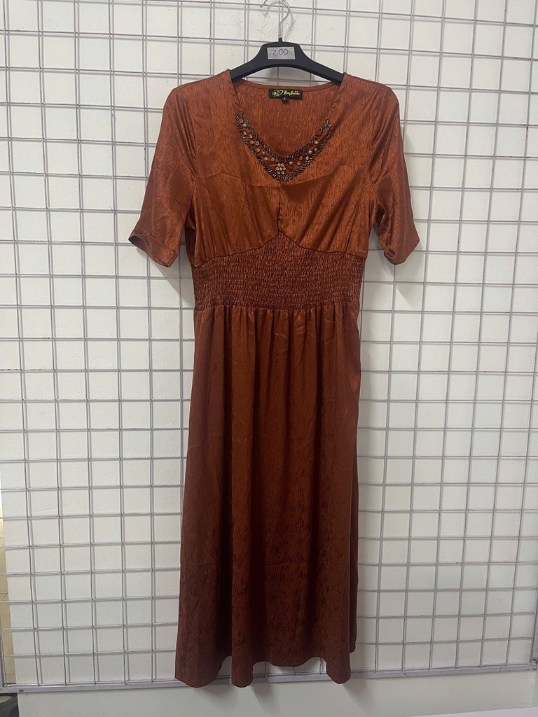 váy nâu dài nhúm eo cổ tim