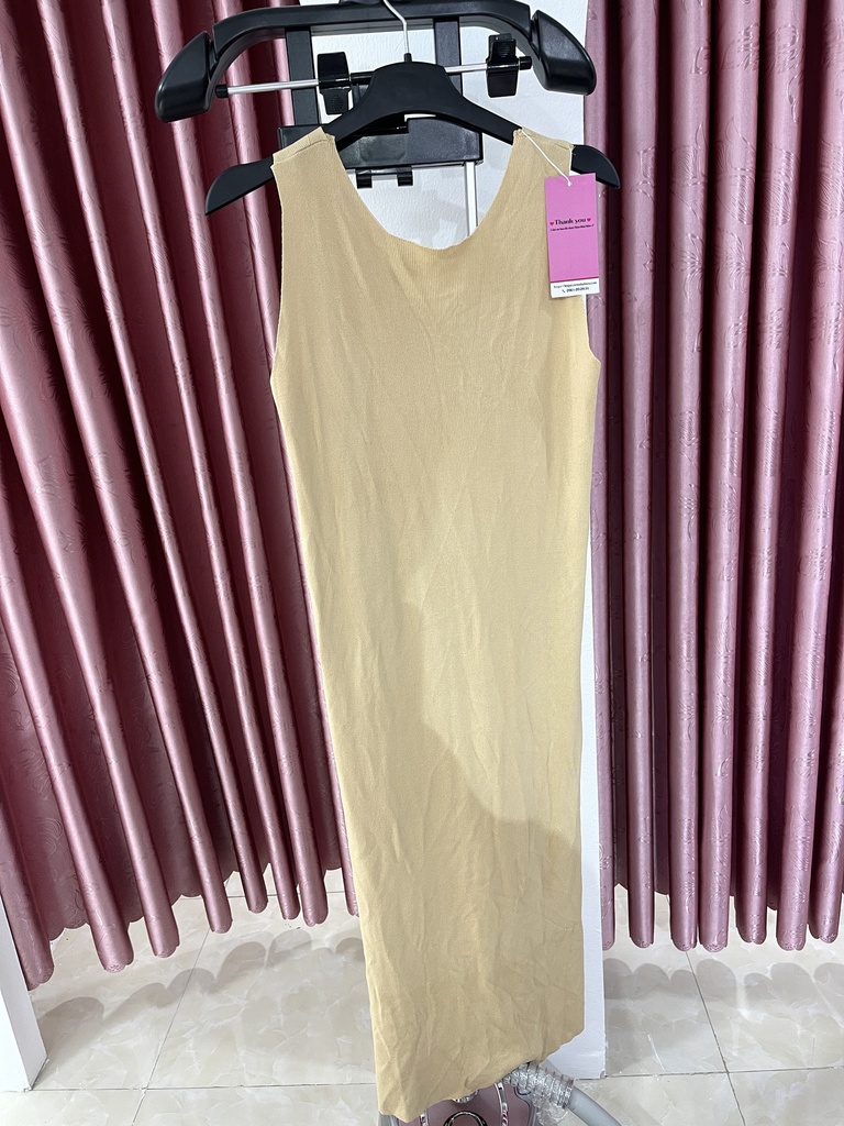 váy be 3 lỗ dài