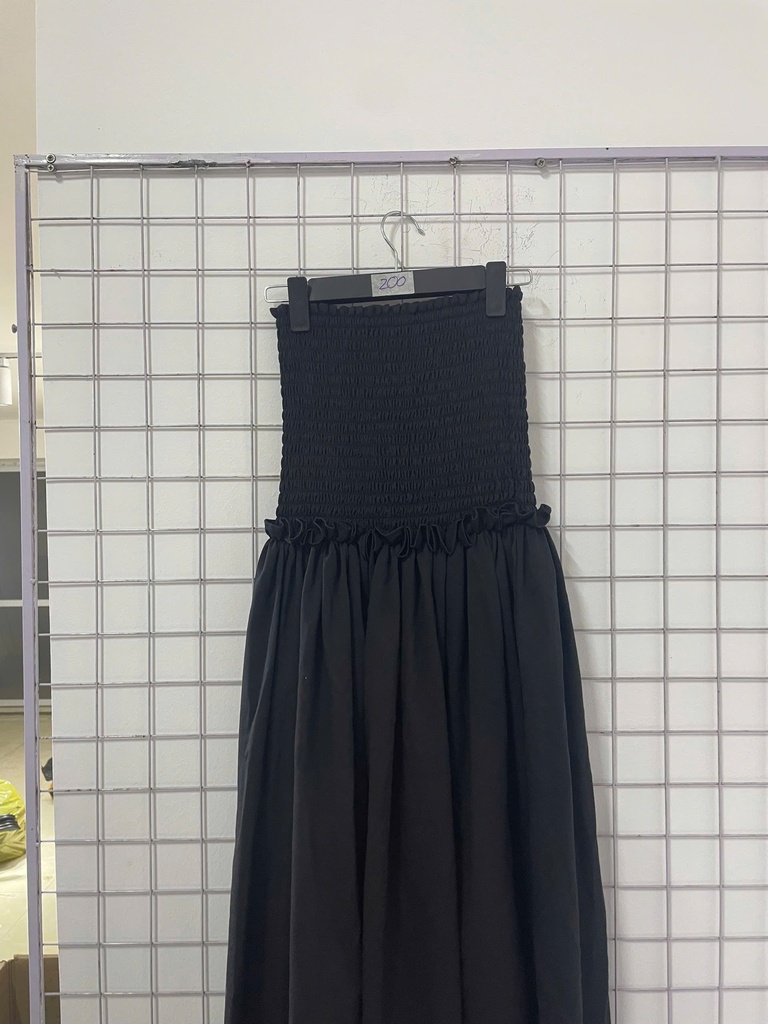 váy cúp đen dài nhúm eo 