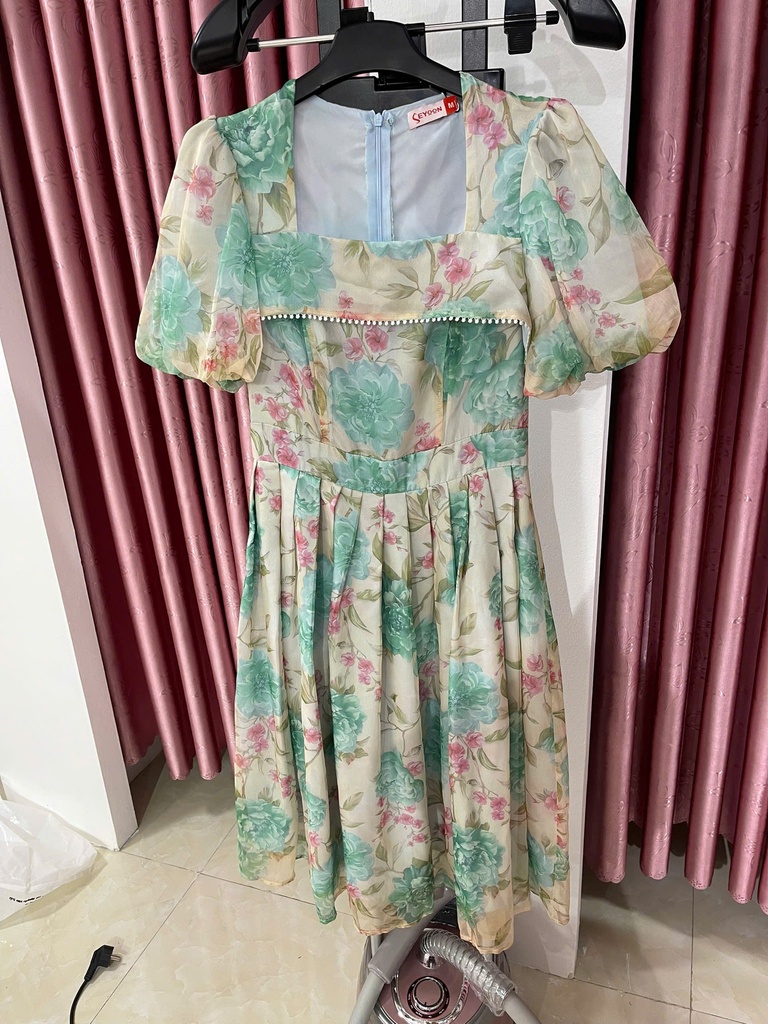 váy hoa nhiều màu