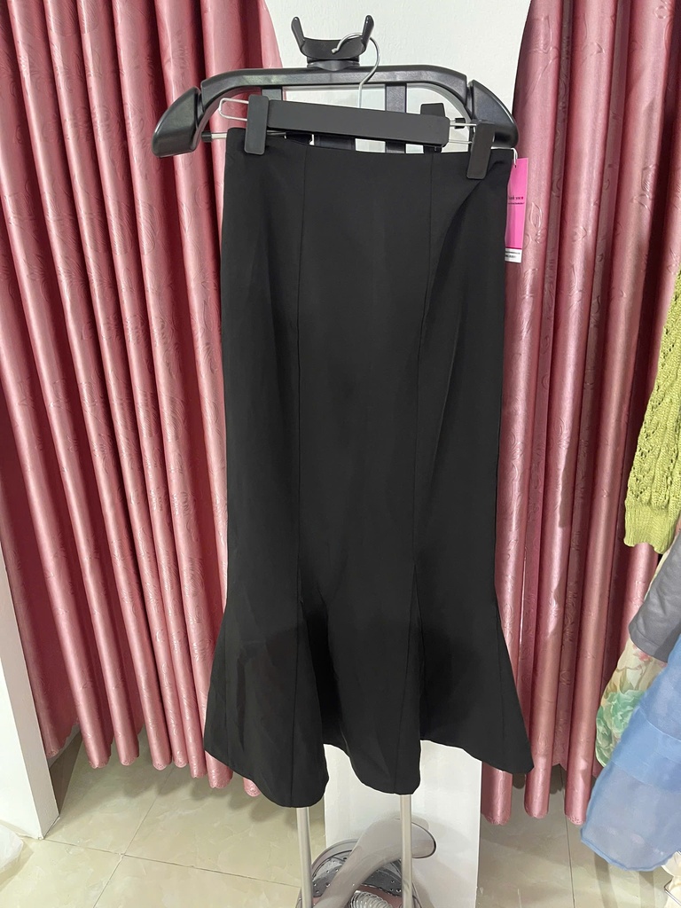 cv đen đuôi cá dài