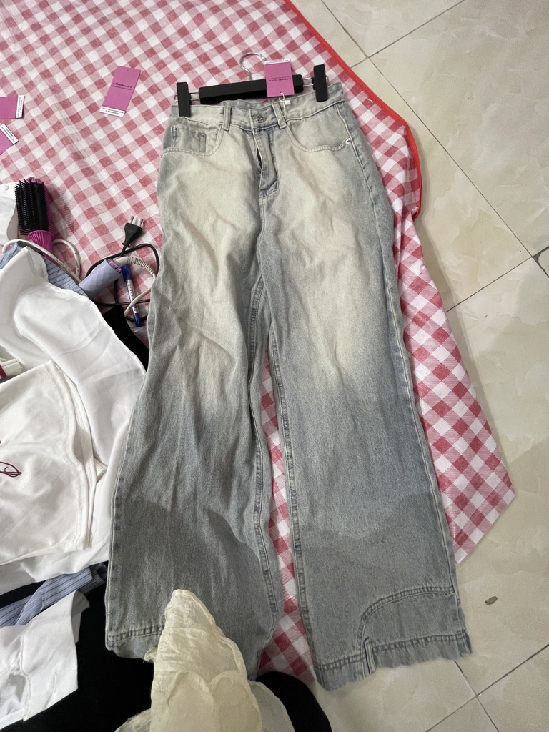 quần bò xanh nhạt