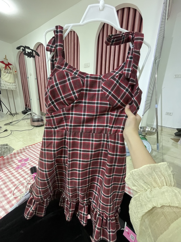 váy 2 dây đỏ kẻ sọc 