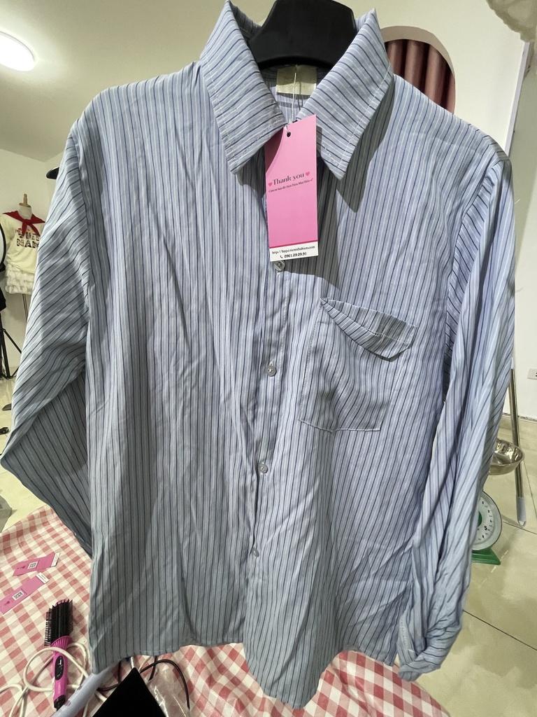 áo sơ mi xanh kẻ sọc 