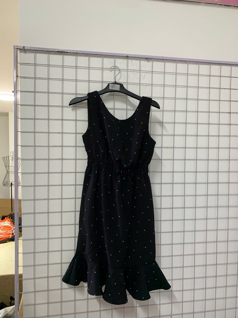 váy đen chấm bi 2 dây 