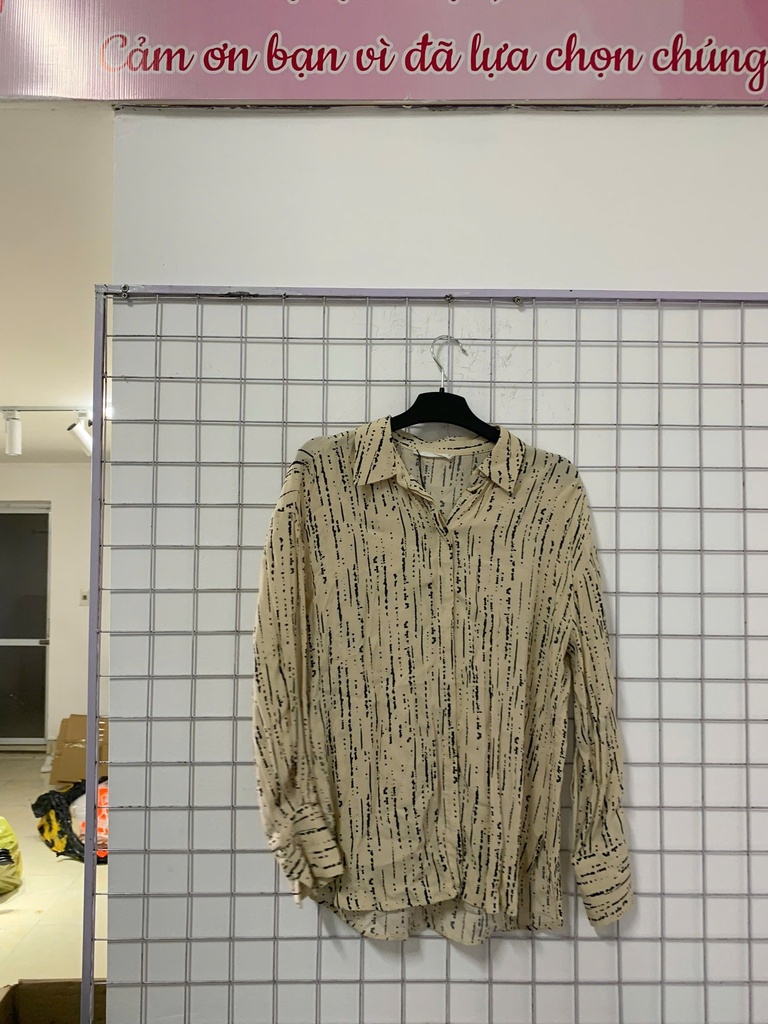 áo sơ mi be sọc chấm đen 