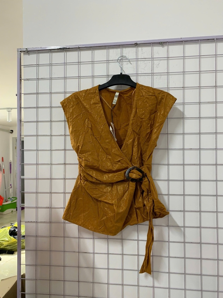 áo nâu khoét nách cổ tim 