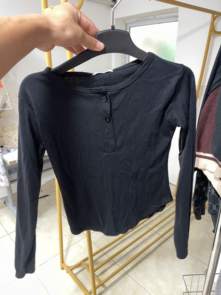 ÁO CRT ĐEN DÀI TAY