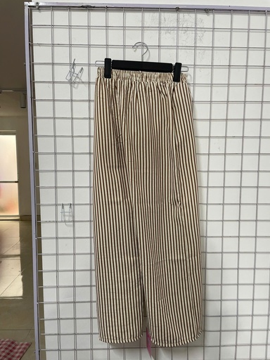 quần kem sọc nâu