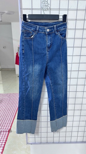 quần jean xanh gấp gấu sọ giữa