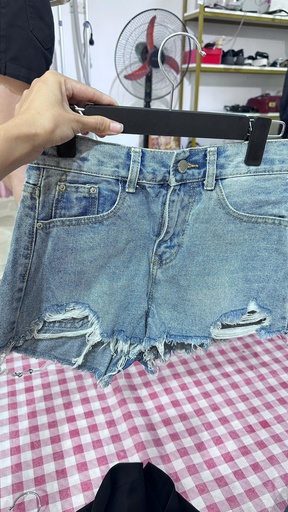 quần sooc xanh nhạt