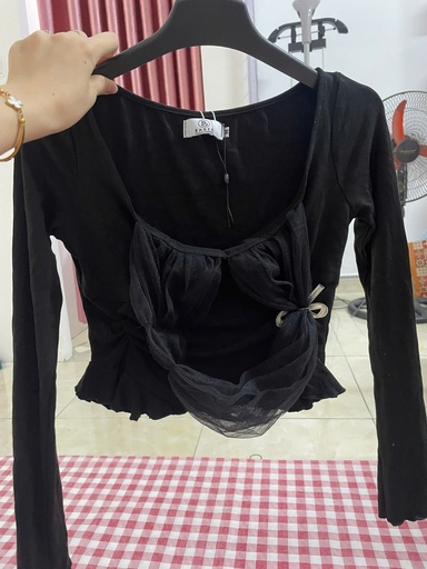 ÁO CRT ĐEN TAY DÀI