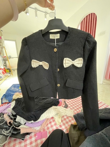 ÁO CRT KHOÁC DẠ ĐEN NƠ TRẮNG