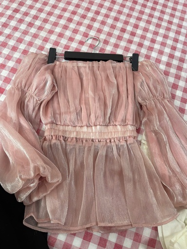 áo trễ vai voan hồng