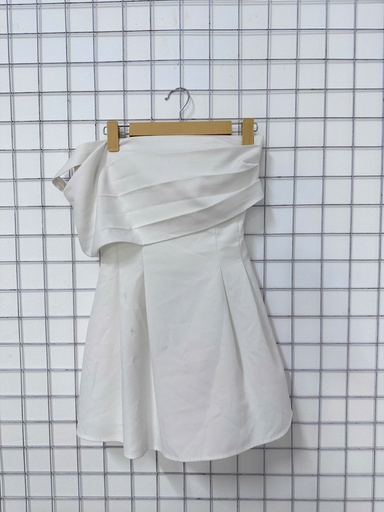 váy trễ vai trắng 