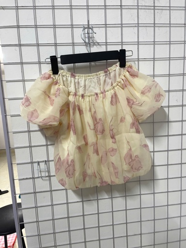 áo trễ vai kem hoa hồng