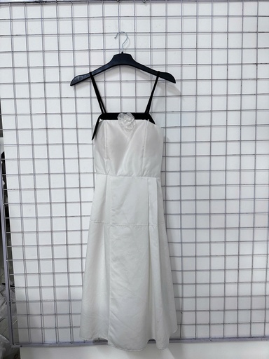 váy 2 dây trắng hoa ngực