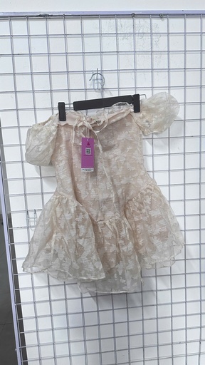 váy kem trễ vai bướm trắng