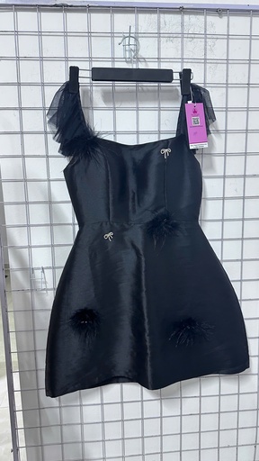 váy đen 2 dây đính nơ 