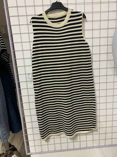 váy xuông kẻ sát nách