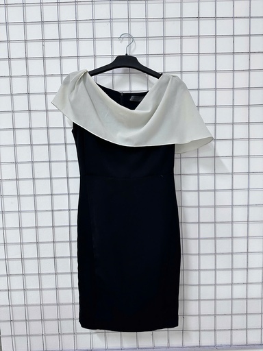 váy trễ vai đen ngực trắng