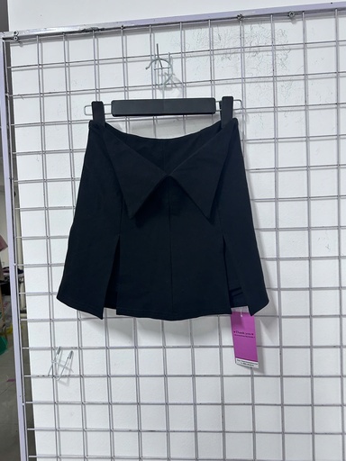 cv đen viền tam giác