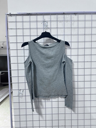 áo crt xám hở vai