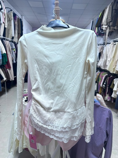 áo thun kem cao cổ