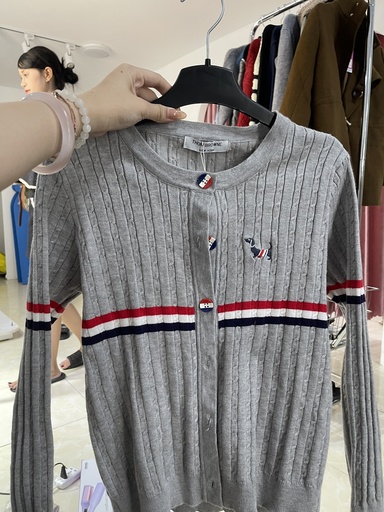 áo khoác len xám thom