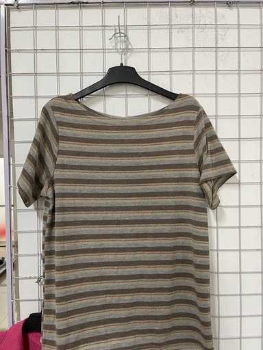 áo phông xám kẻ nâu be 