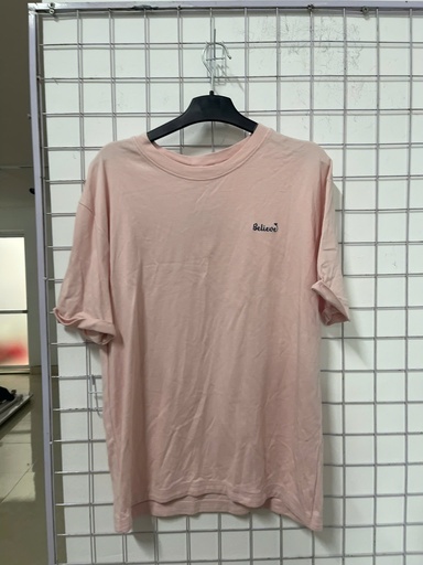 áo phông hồng thêu chữ xanh 