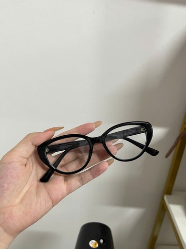 kính mắt mèo
