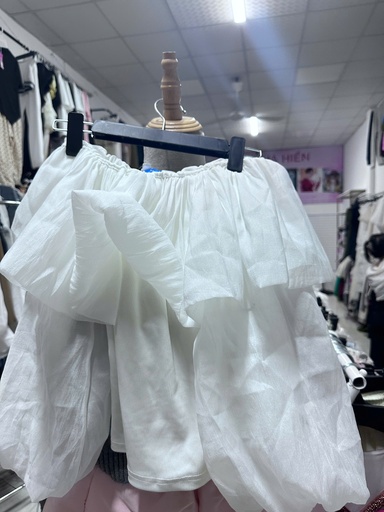 áo trắng trễ vai