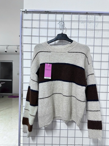 áo len kẻ nâu kem
