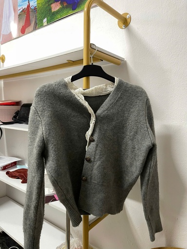 áo len xám phối ren trắng 