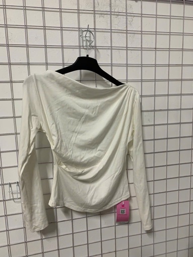 áo trắng trễ vai