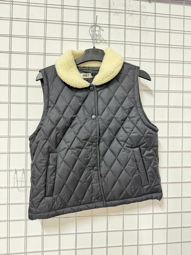 áo gile đen cổ trắng 