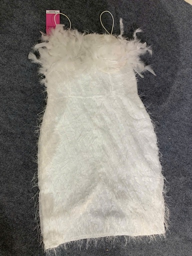 VÁY DÂY TRẮNG HUYEN